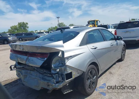 2023 Hyundai Elantra Sel from USA, damaged, VIN 5NPLM4AG2PH104295